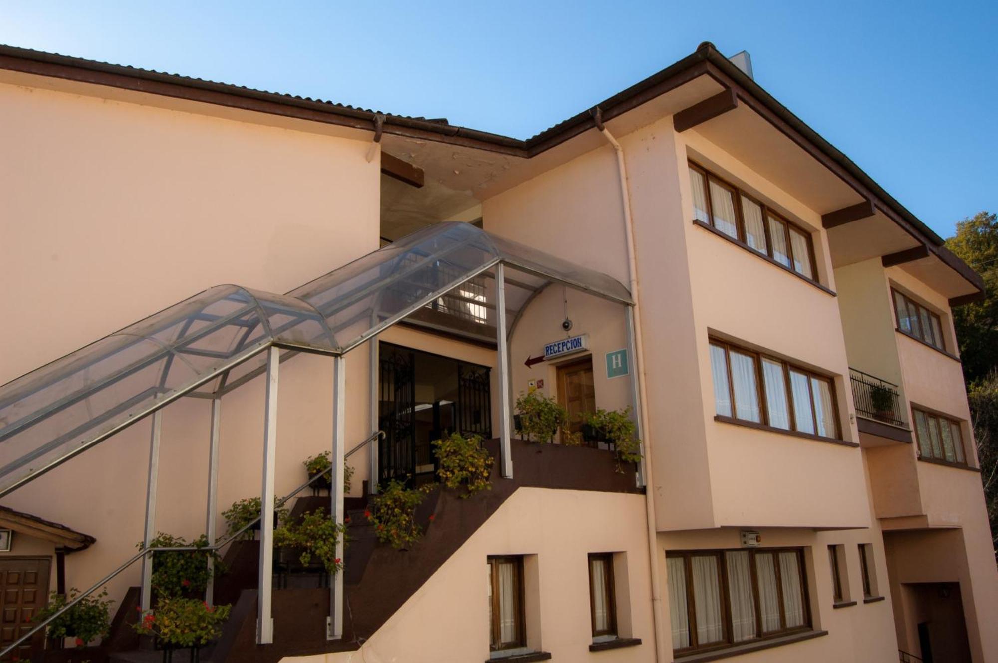 Hotel Urgain Oronoz-Mugaire Buitenkant foto