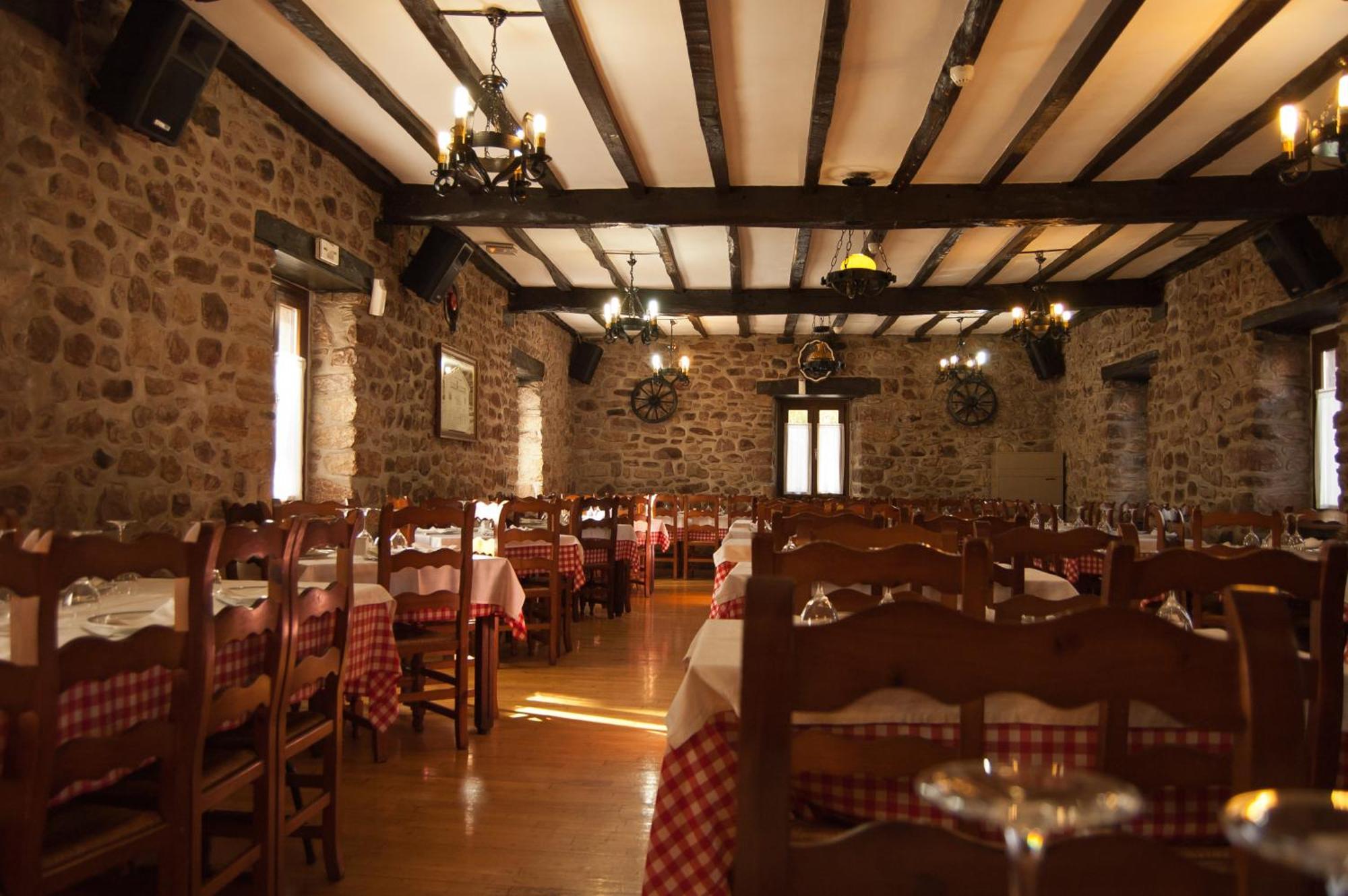 Hotel Urgain Oronoz-Mugaire Buitenkant foto