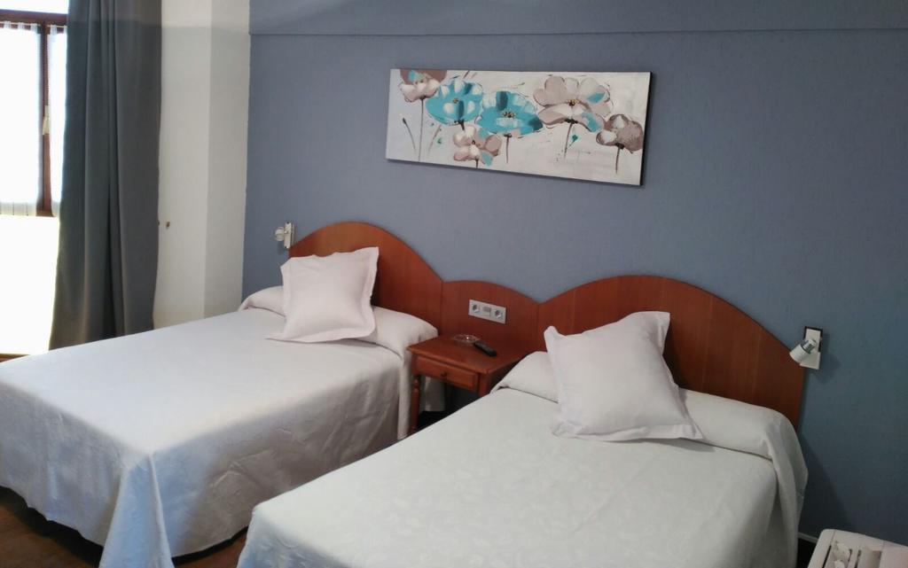 Hotel Urgain Oronoz-Mugaire Buitenkant foto
